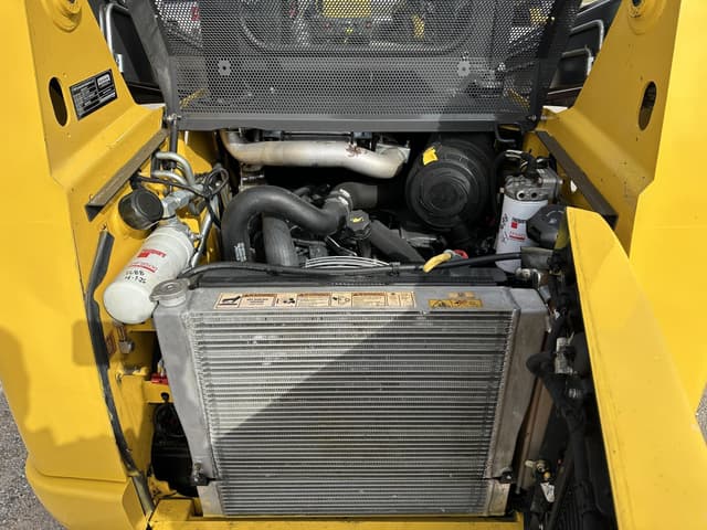 Image of New Holland L321 equipment image 4