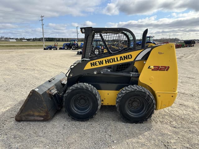 Image of New Holland L321 equipment image 1