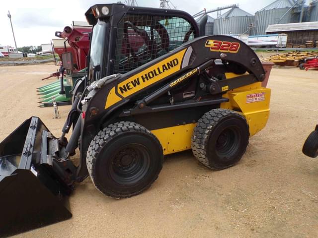 Image of New Holland L328 equipment image 4