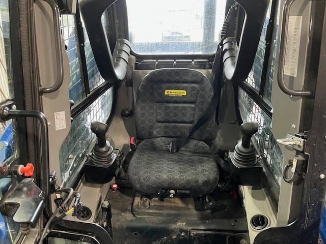 Image of New Holland L328 equipment image 4