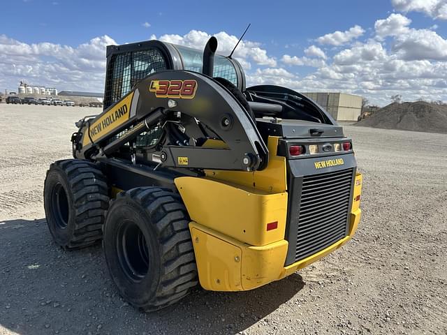 Image of New Holland L328 equipment image 2