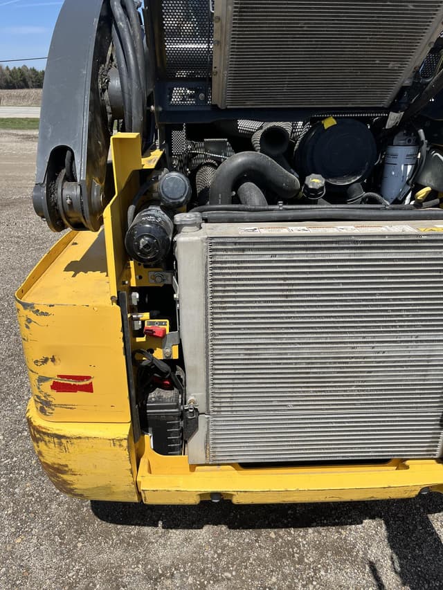 Image of New Holland L328 equipment image 3