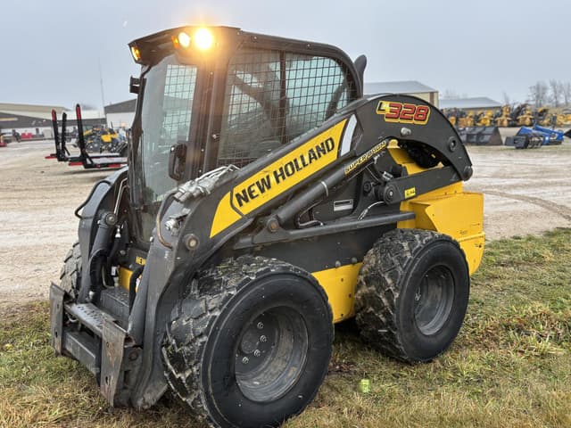 Image of New Holland L328 equipment image 4