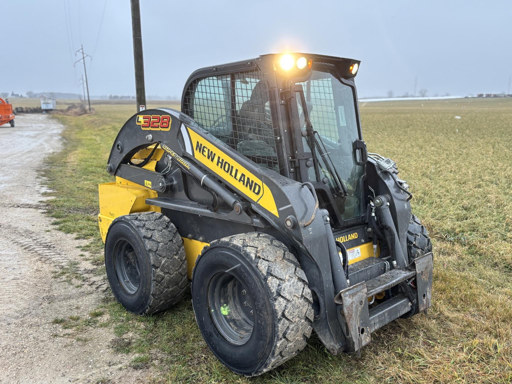 2022 New Holland L328 Equipment Image0