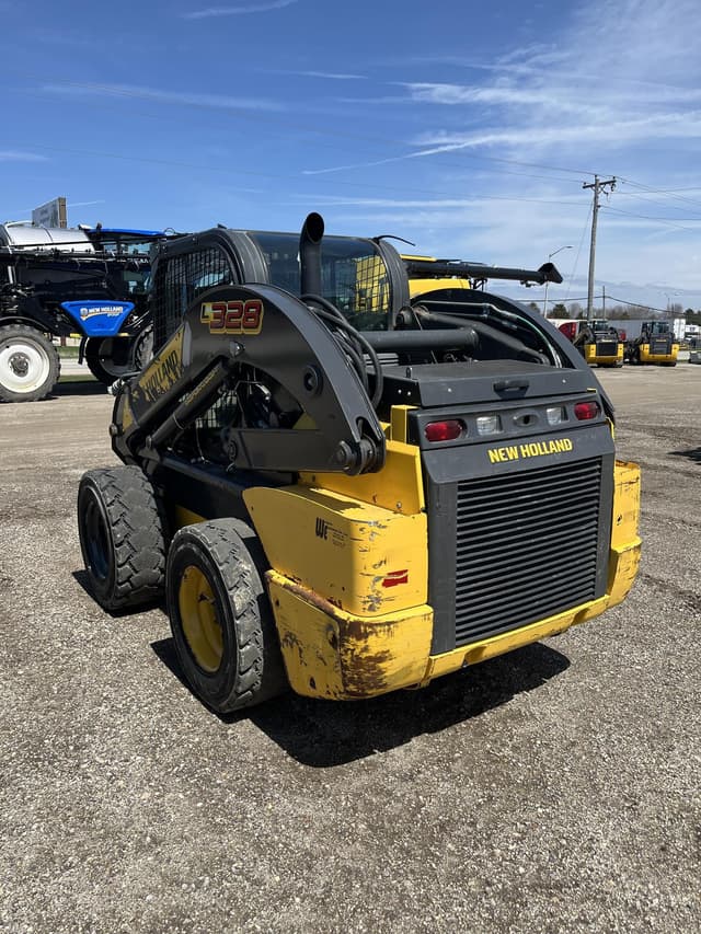 Image of New Holland L328 equipment image 3