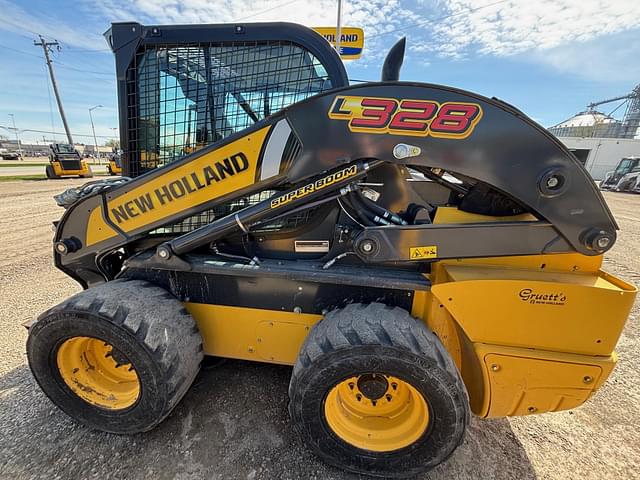 Image of New Holland L328 equipment image 2