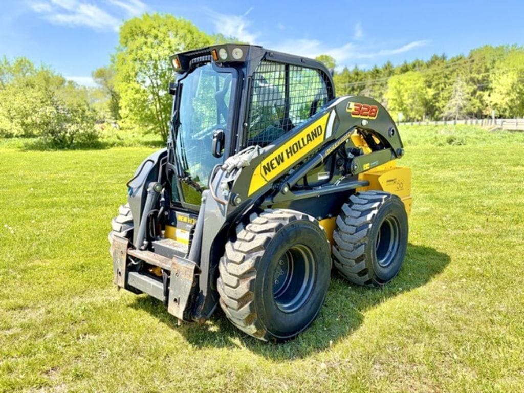 2022 New Holland L328 Equipment Image0