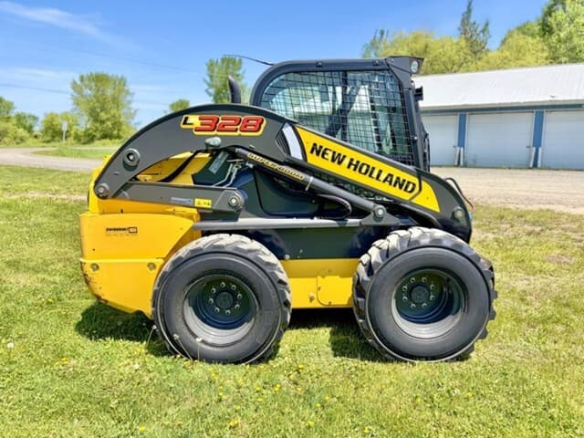Image of New Holland L328 equipment image 3