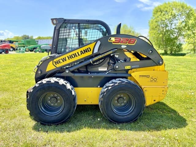 Image of New Holland L328 equipment image 2