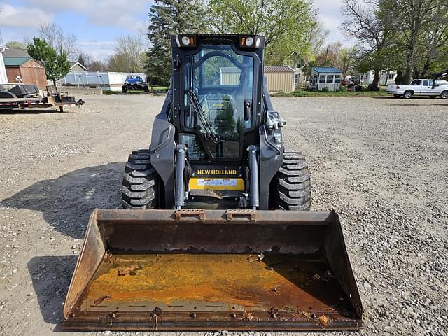 Image of New Holland L334 equipment image 1