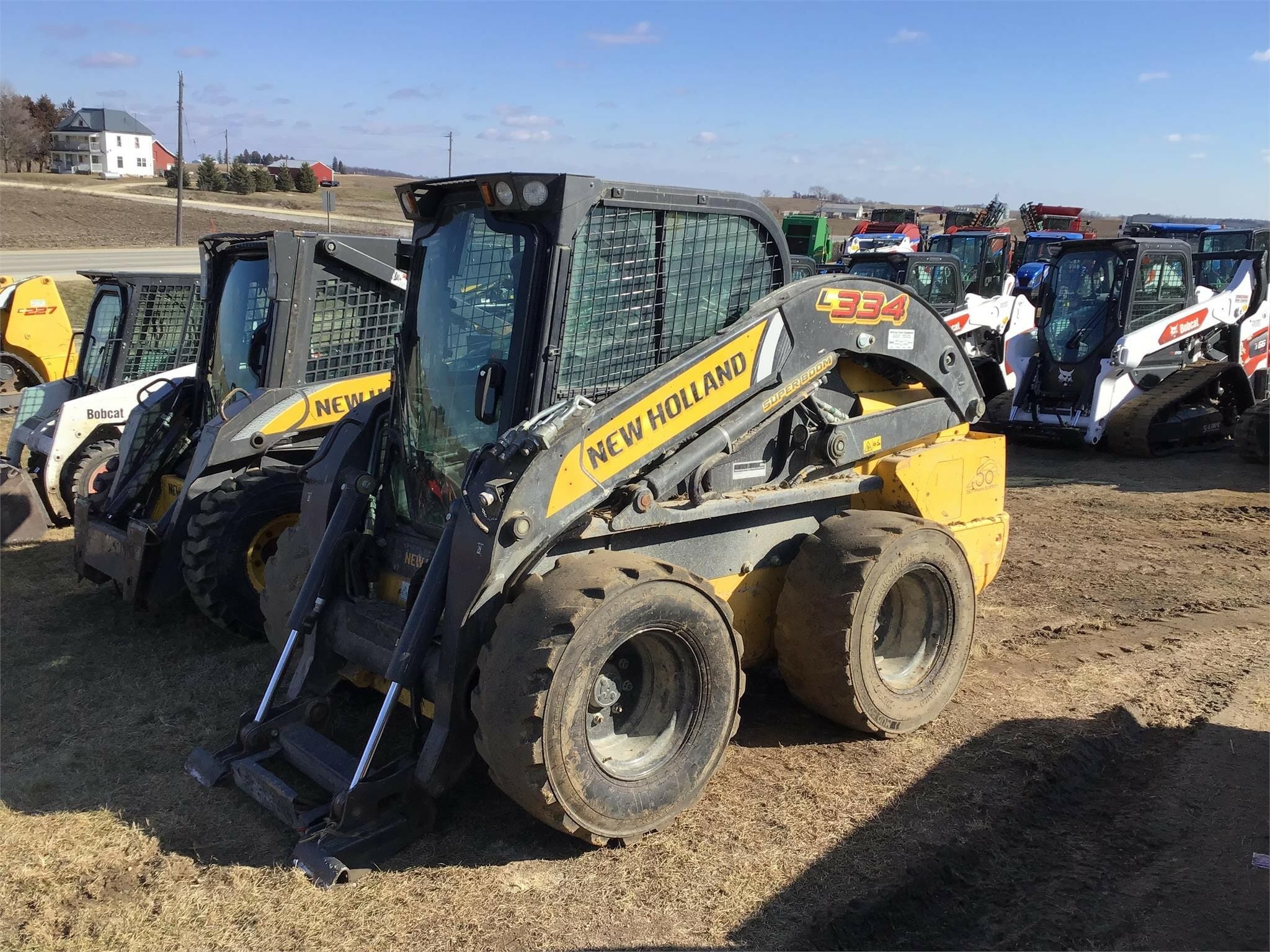 2022 New Holland L334 Equipment Image0