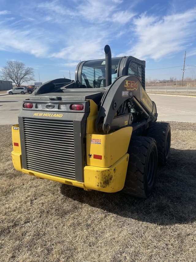 Image of New Holland L334 equipment image 3