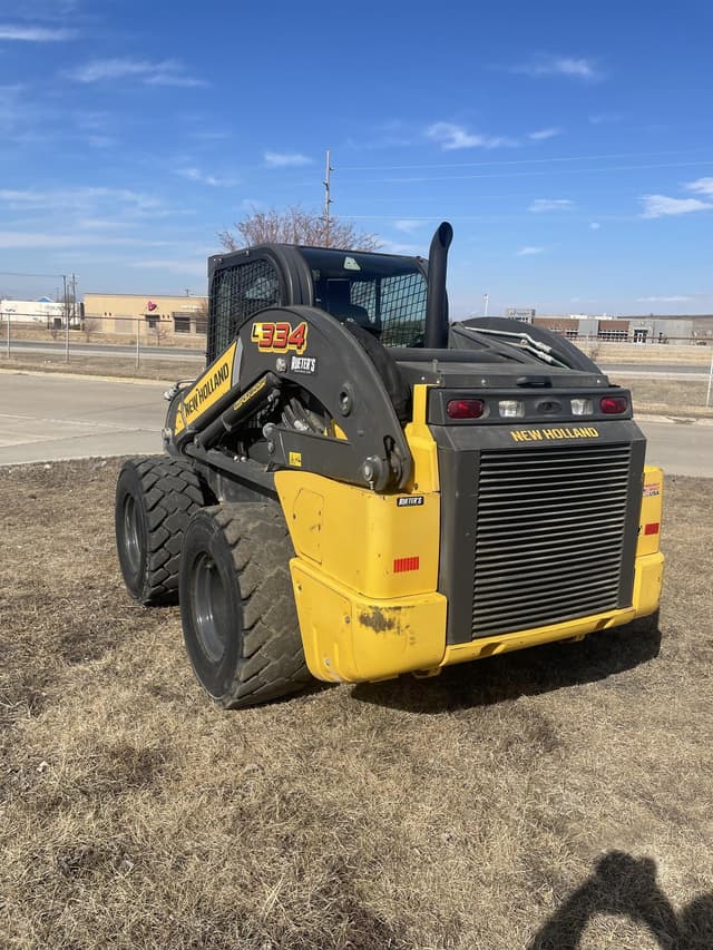 Image of New Holland L334 equipment image 2