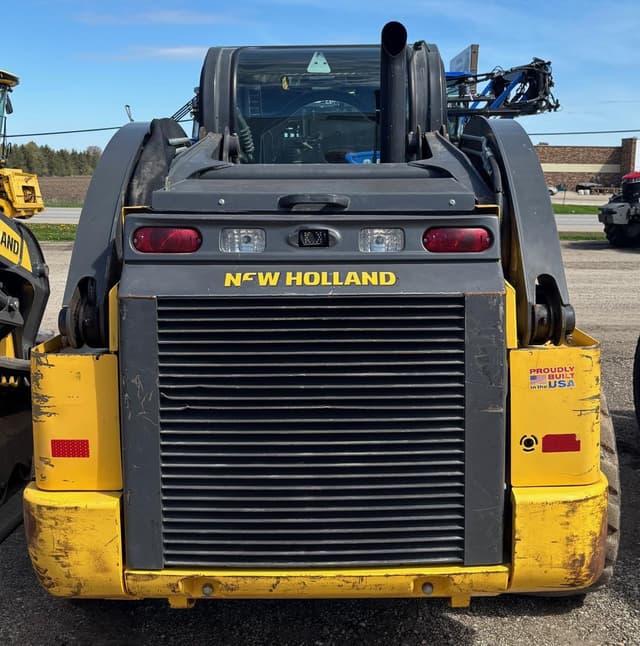 Image of New Holland L334 equipment image 3