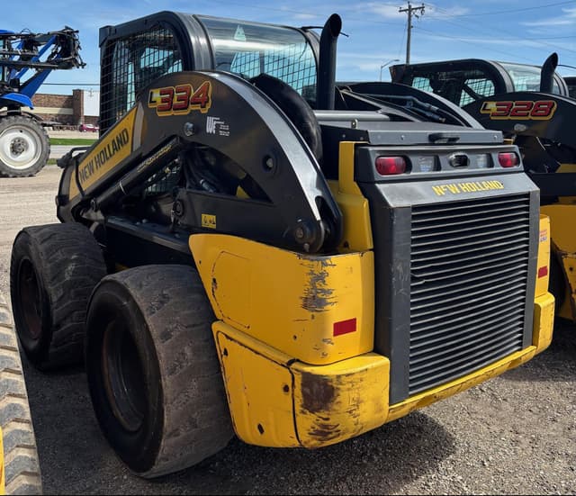 Image of New Holland L334 equipment image 2