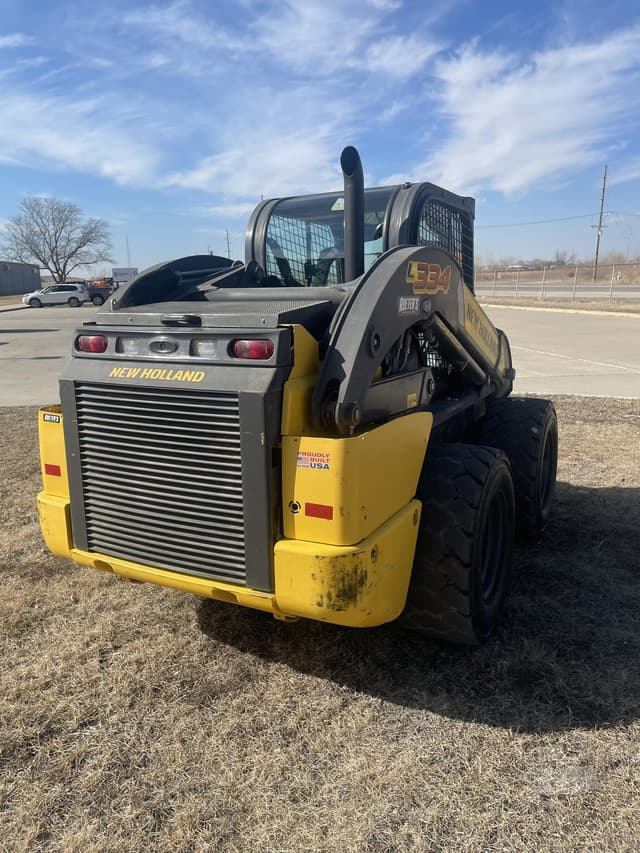 Image of New Holland L334 equipment image 3