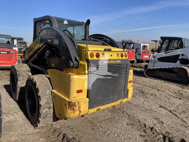 Image of New Holland L334 equipment image 2