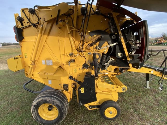 Image of New Holland RB450 equipment image 4