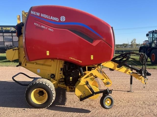 Image of New Holland RB450 CropCutter equipment image 3