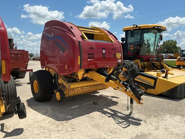 Image of New Holland RB460 equipment image 2