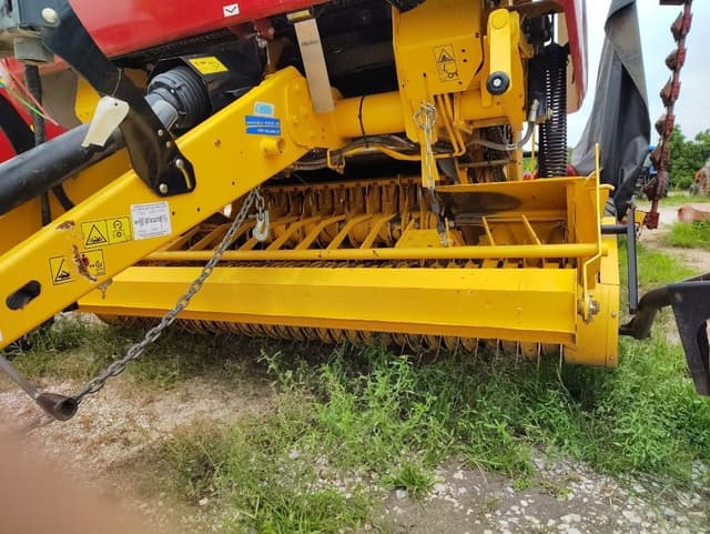 Image of New Holland RB460 Superfeed equipment image 3