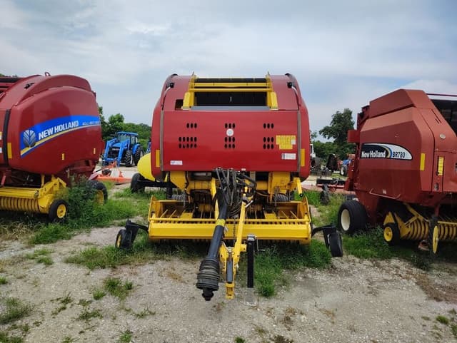 Image of New Holland RB460 Superfeed equipment image 2