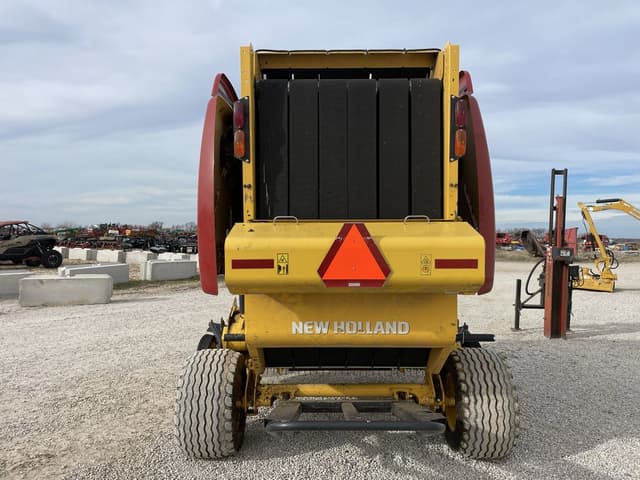 Image of New Holland RB460 Superfeed equipment image 4