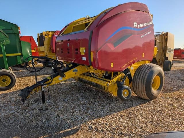 Image of New Holland RB560 Specialty Crop Plus equipment image 1