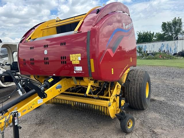 Image of New Holland RB560 equipment image 1