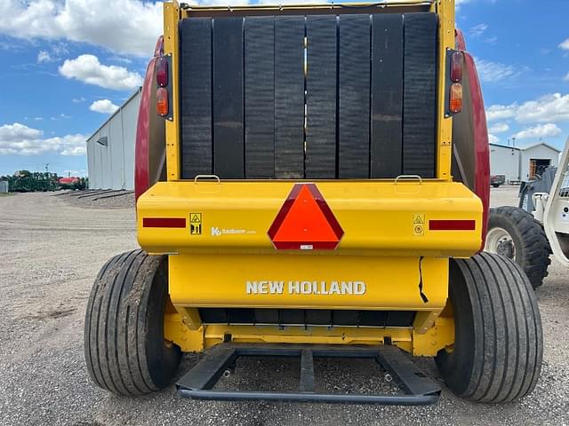 Image of New Holland RB560 equipment image 2