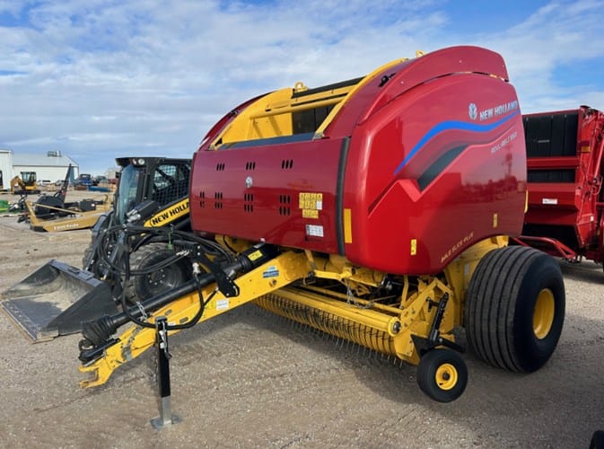 2022 New Holland RB560 Bale Slice Plus Equipment Image0