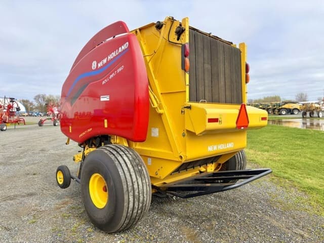 Image of New Holland RB560 equipment image 4