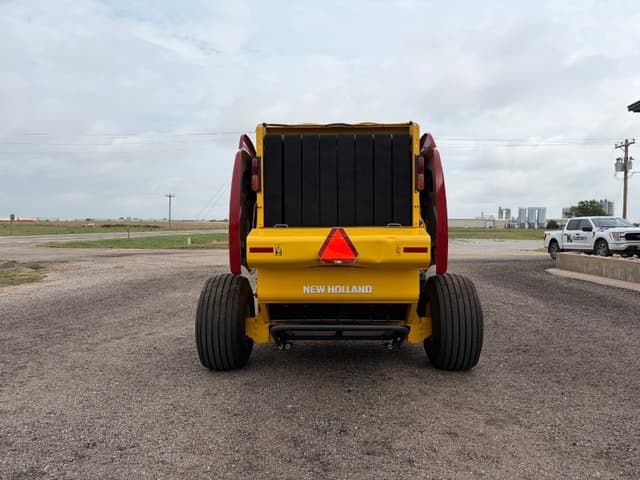 Image of New Holland RB560 Specialty Crop equipment image 3