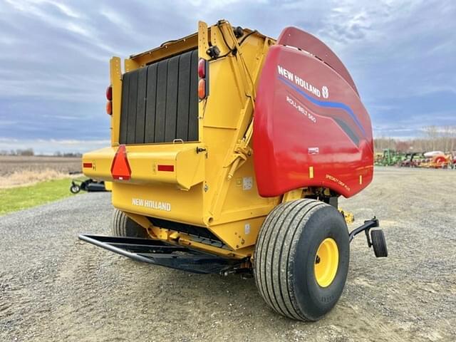 Image of New Holland RB560 Specialty Crop Plus equipment image 4