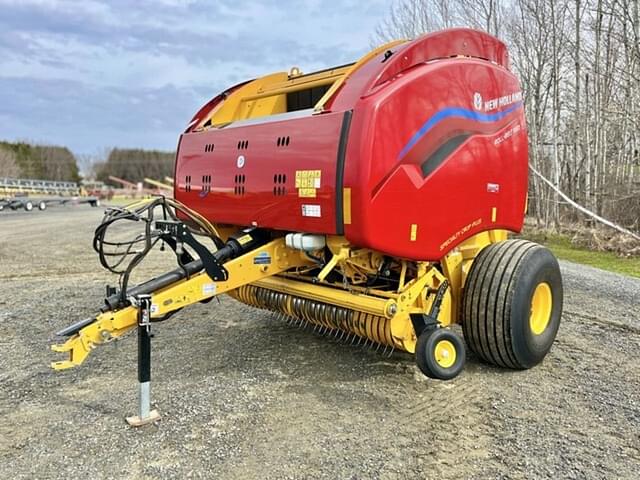 Image of New Holland RB560 Specialty Crop Plus equipment image 2