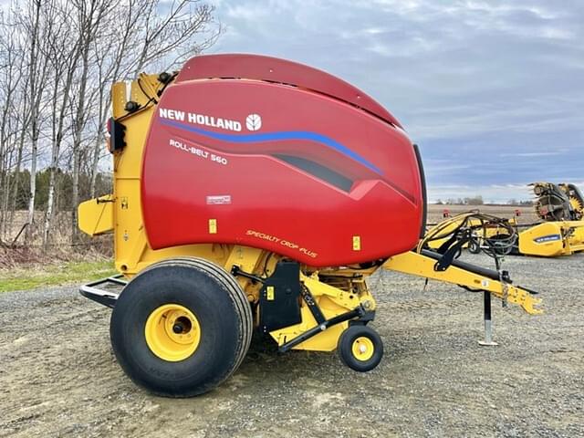 Image of New Holland RB560 Specialty Crop Plus equipment image 3