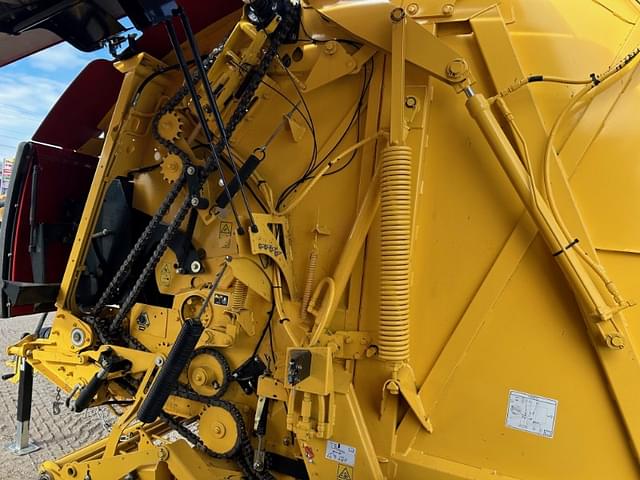 Image of New Holland RB560 Bale Slice Plus equipment image 4