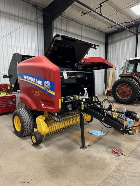 Image of New Holland RF450 Utility equipment image 1