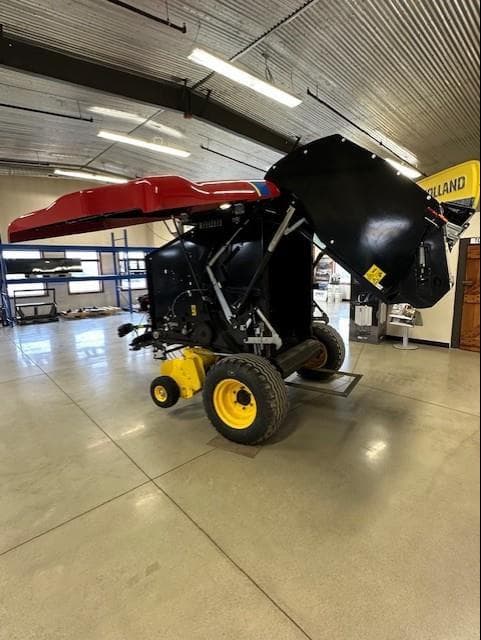 Image of New Holland RF450 Utility equipment image 3