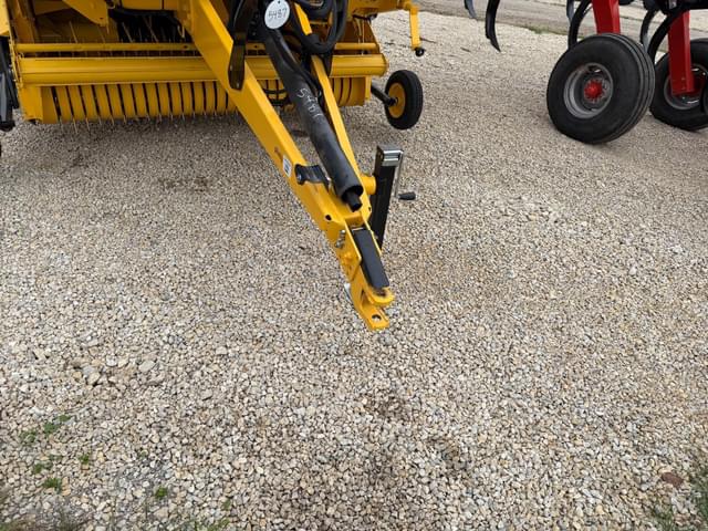 Image of New Holland RB450 equipment image 2