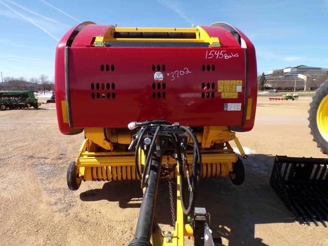 Image of New Holland RB450 equipment image 2