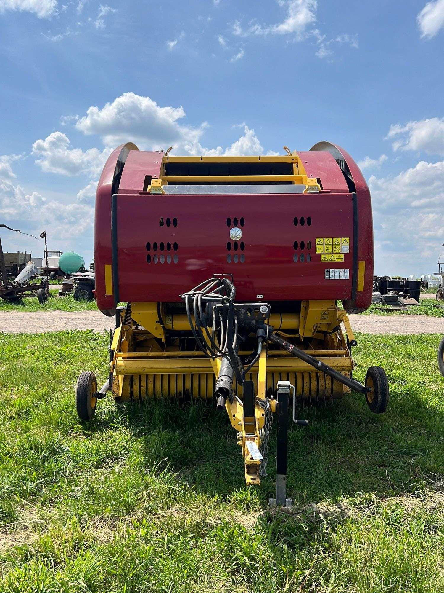 Main image New Holland RB450