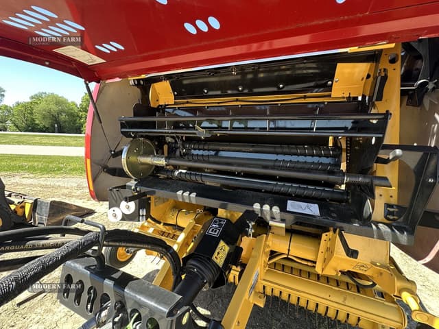 Image of New Holland RB460 equipment image 4