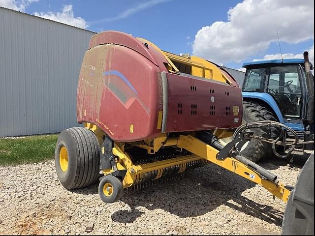 Image of New Holland RB560 Specialty Crop Plus equipment image 1