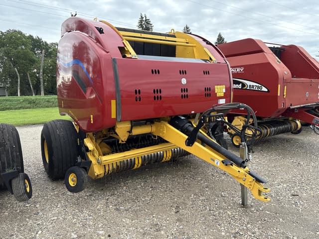 Image of New Holland RB560 Specialty Crop Plus equipment image 1