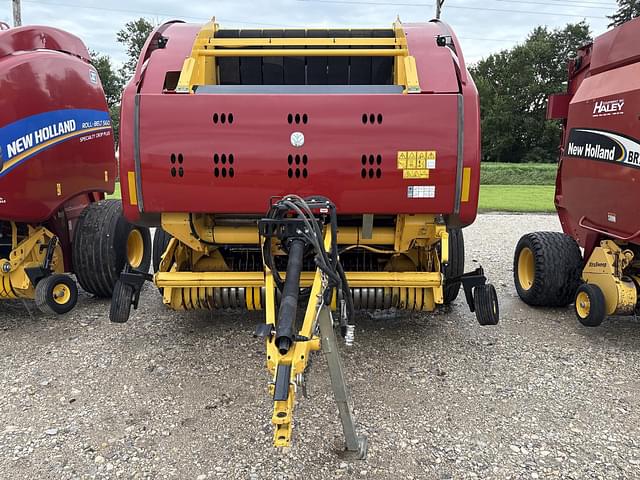 Image of New Holland RB560 Specialty Crop Plus equipment image 4