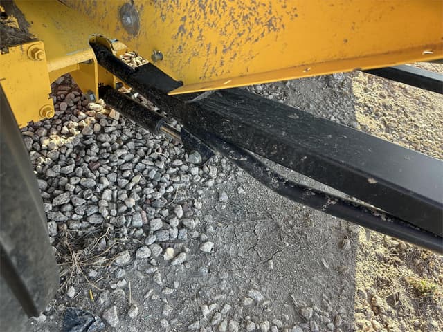 Image of New Holland RB560 equipment image 2