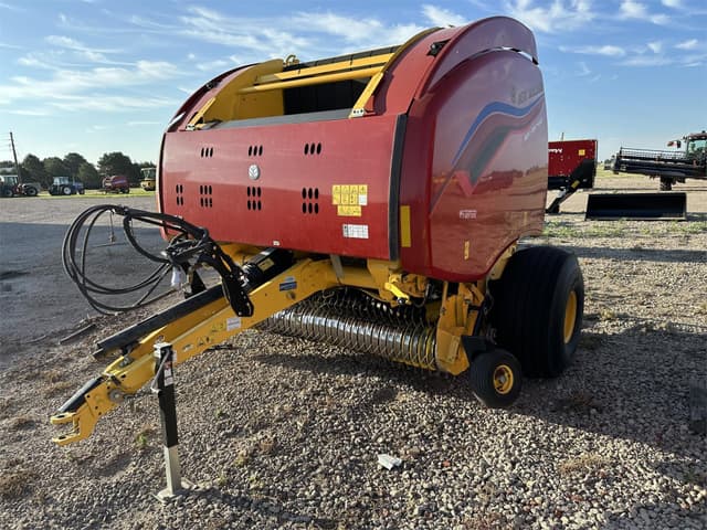 Image of New Holland RB560 equipment image 3