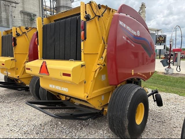 Image of New Holland RB560 Specialty Crop Plus equipment image 3
