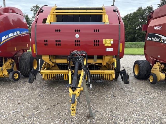 Image of New Holland RB560 Specialty Crop Plus equipment image 4